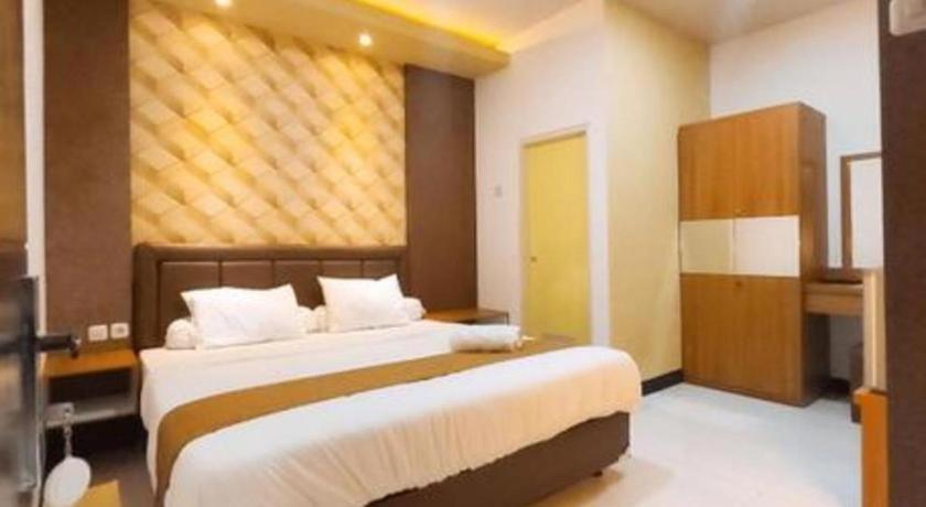 Merr 57 Surabaya Luaran gambar
