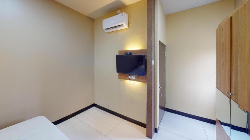 Merr 57 Surabaya Luaran gambar