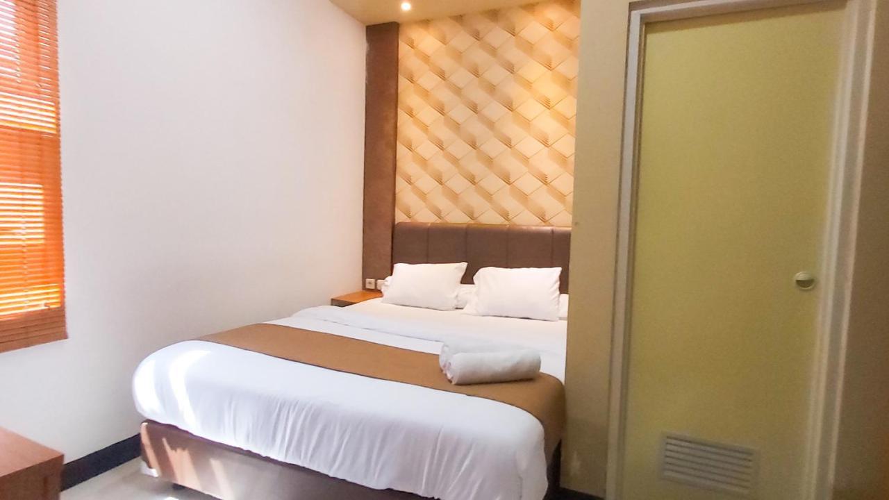 Merr 57 Surabaya Luaran gambar