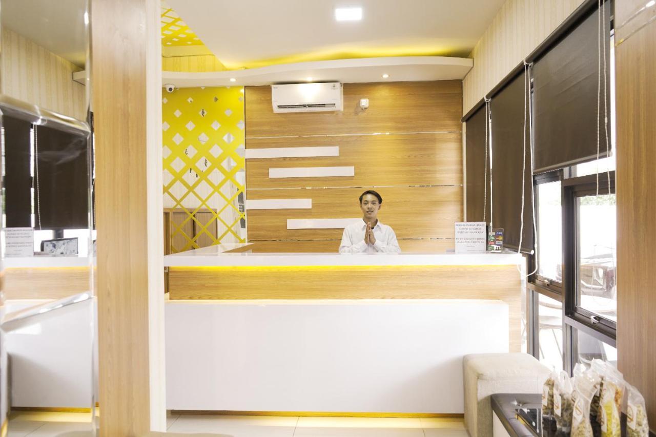 Merr 57 Surabaya Luaran gambar